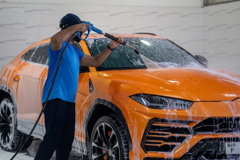 lamborghini_urus_carbon_orange_car_wash.jpg