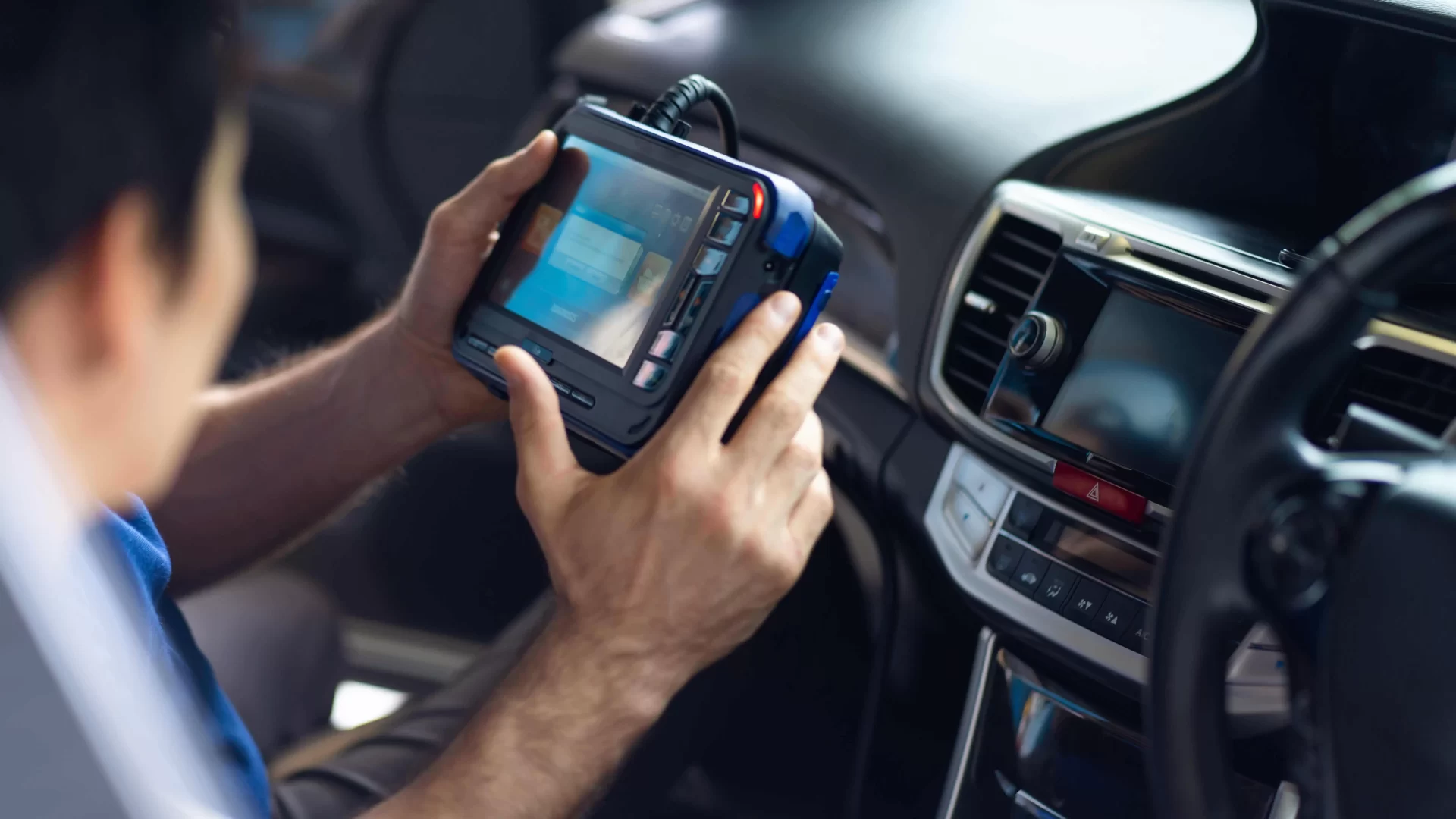 خدمة ميكانيكي السيارات