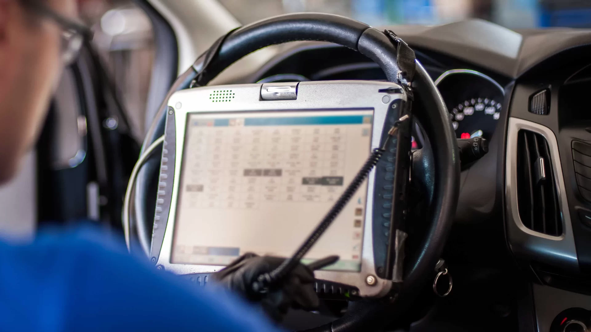 خدمة تشخيص وفحص كمبيوتر السيارة 2