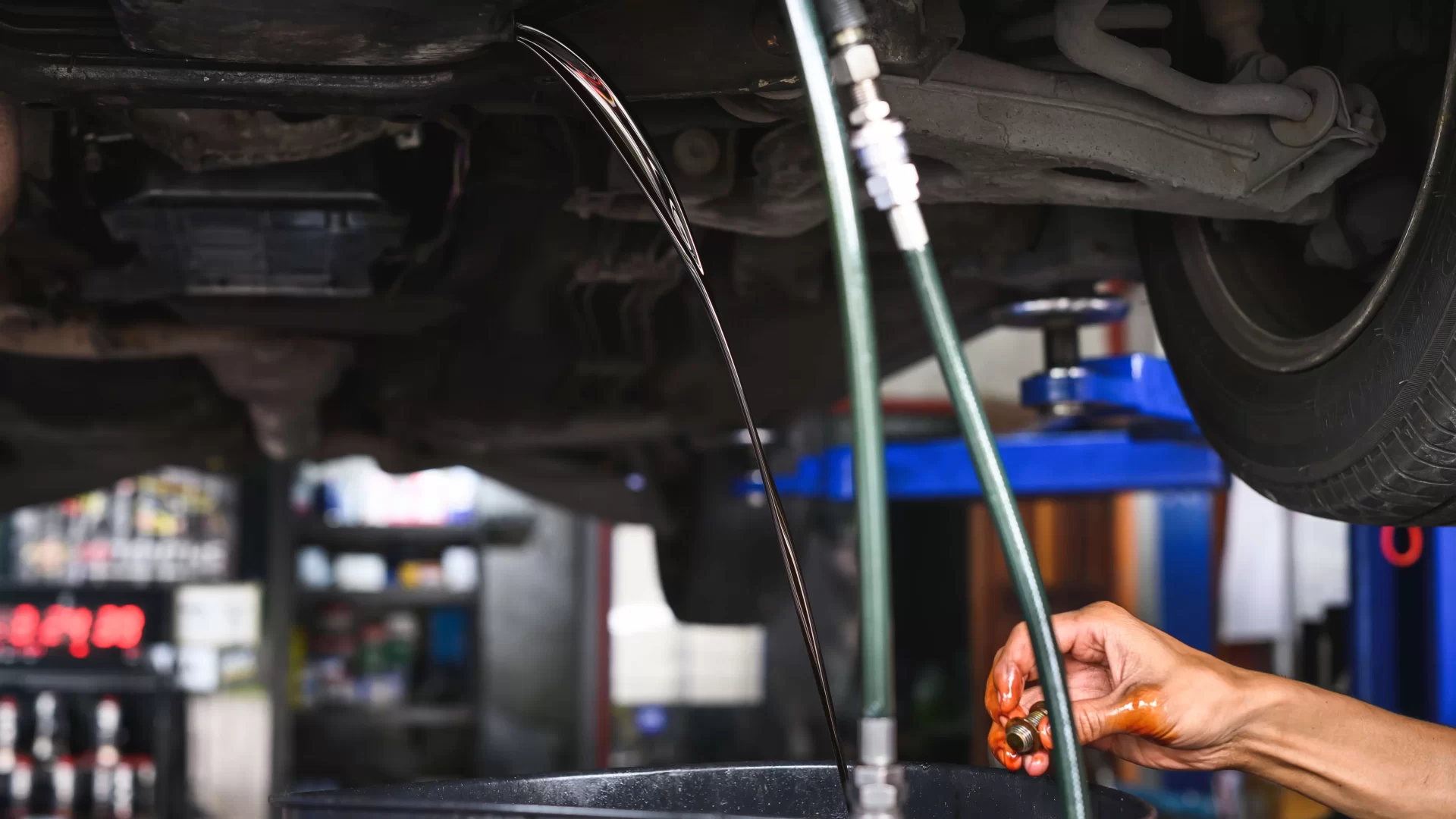 تغيير زيت علبة التروس للسيارة