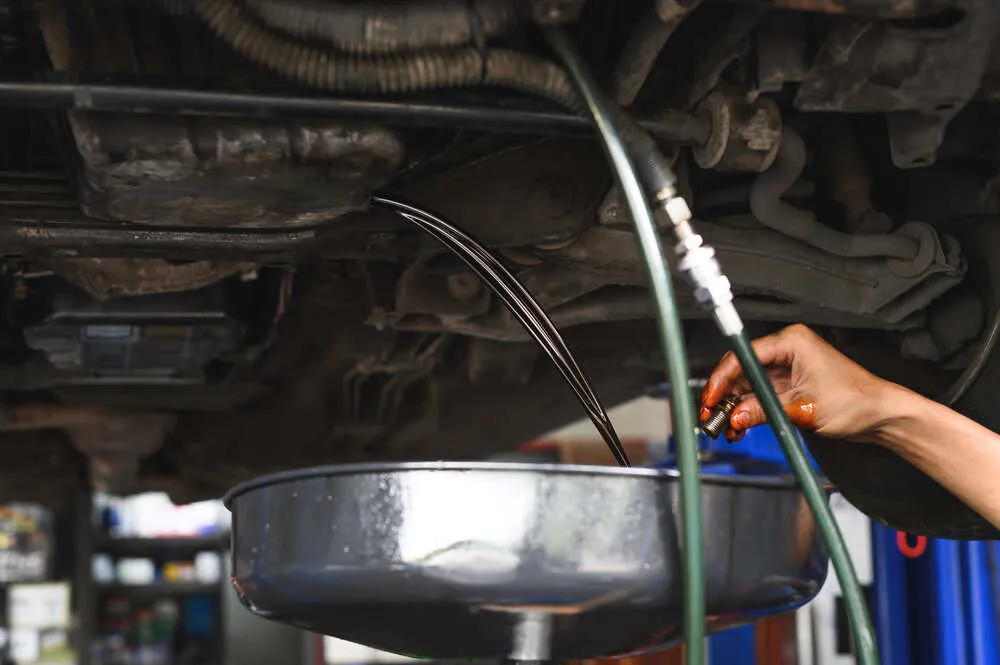 Car GearBox Oil Change in Dubai car gearbox oil change 5