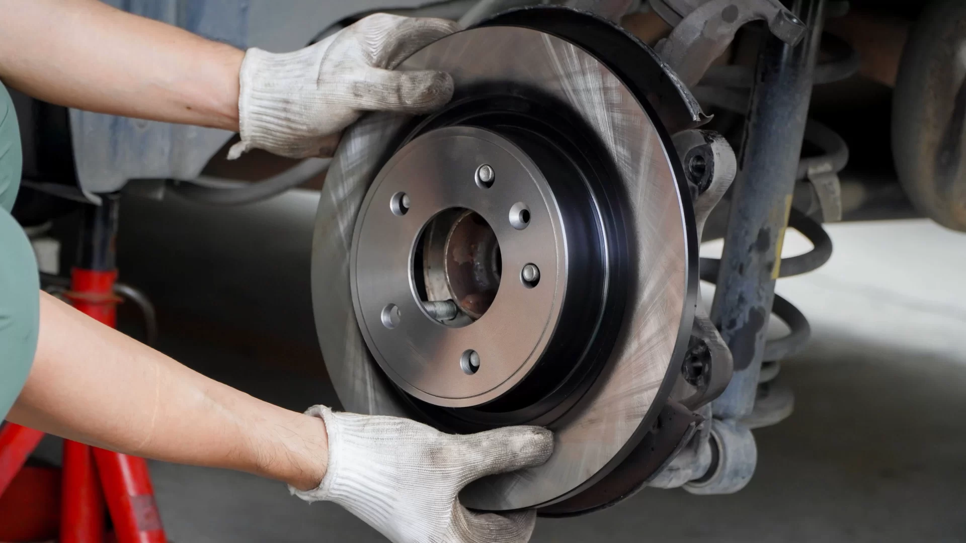 خدمة استبدال قرص فرامل السيارة 2