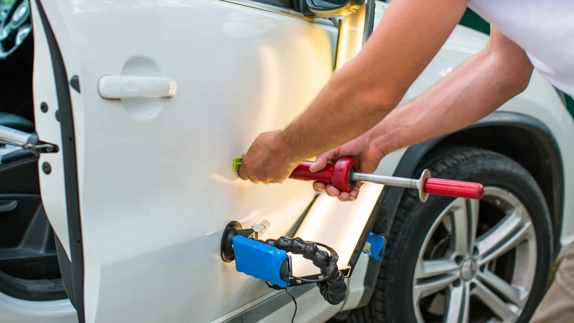 car dent and scratch repair services