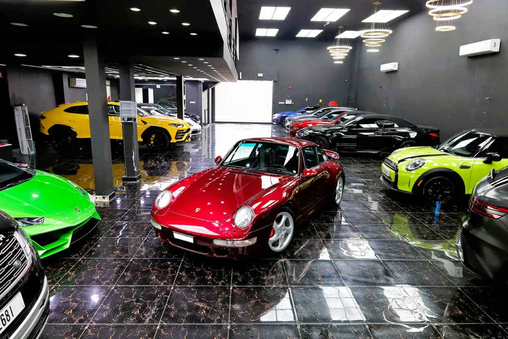 فيلم حماية الطلاء في دبي تغليف السيارات