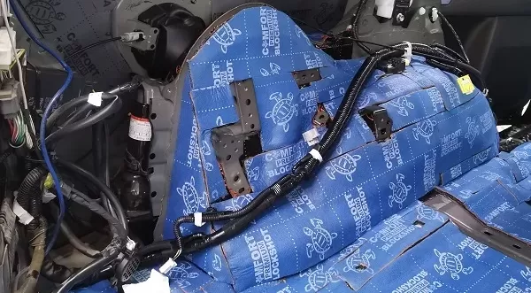 звукоизоляция автомобиля 12