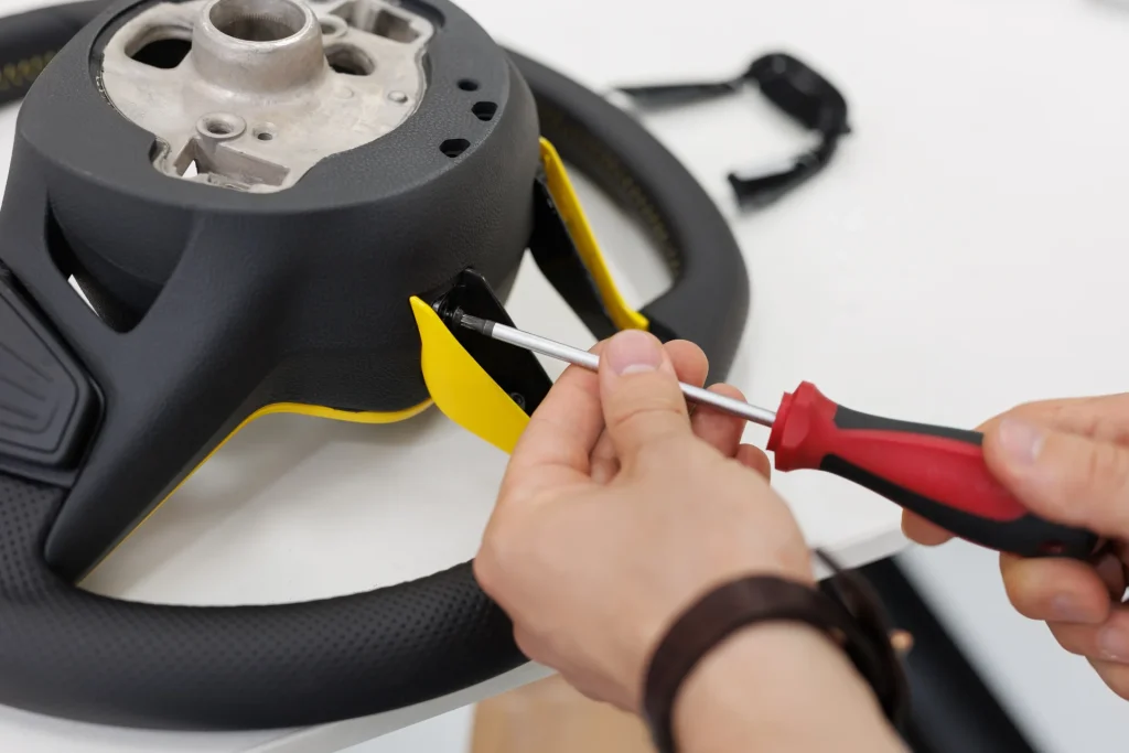 Перешив салона авто в Дубае Обивка автомобиля в Дубае