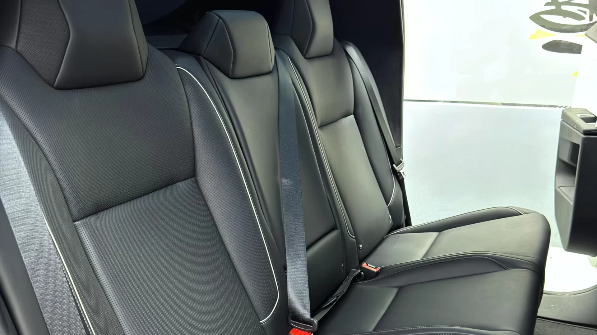 إصلاح السيارة من الداخل 7