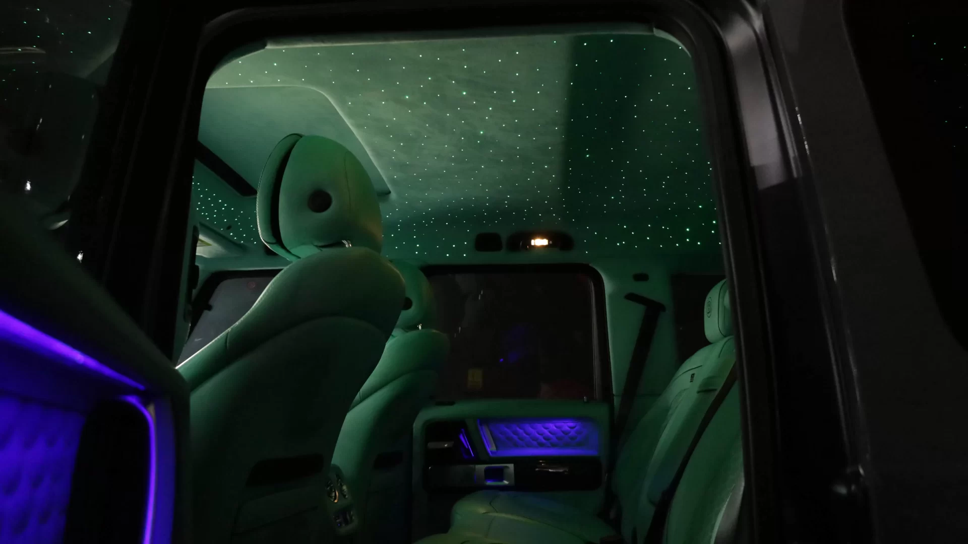 Установка автомобиля на крыше 4