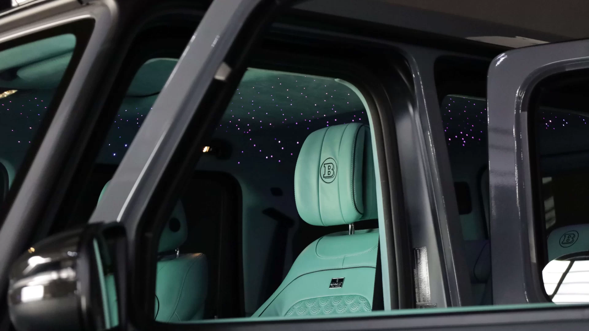 Установка автомобиля на крыше звезды 6