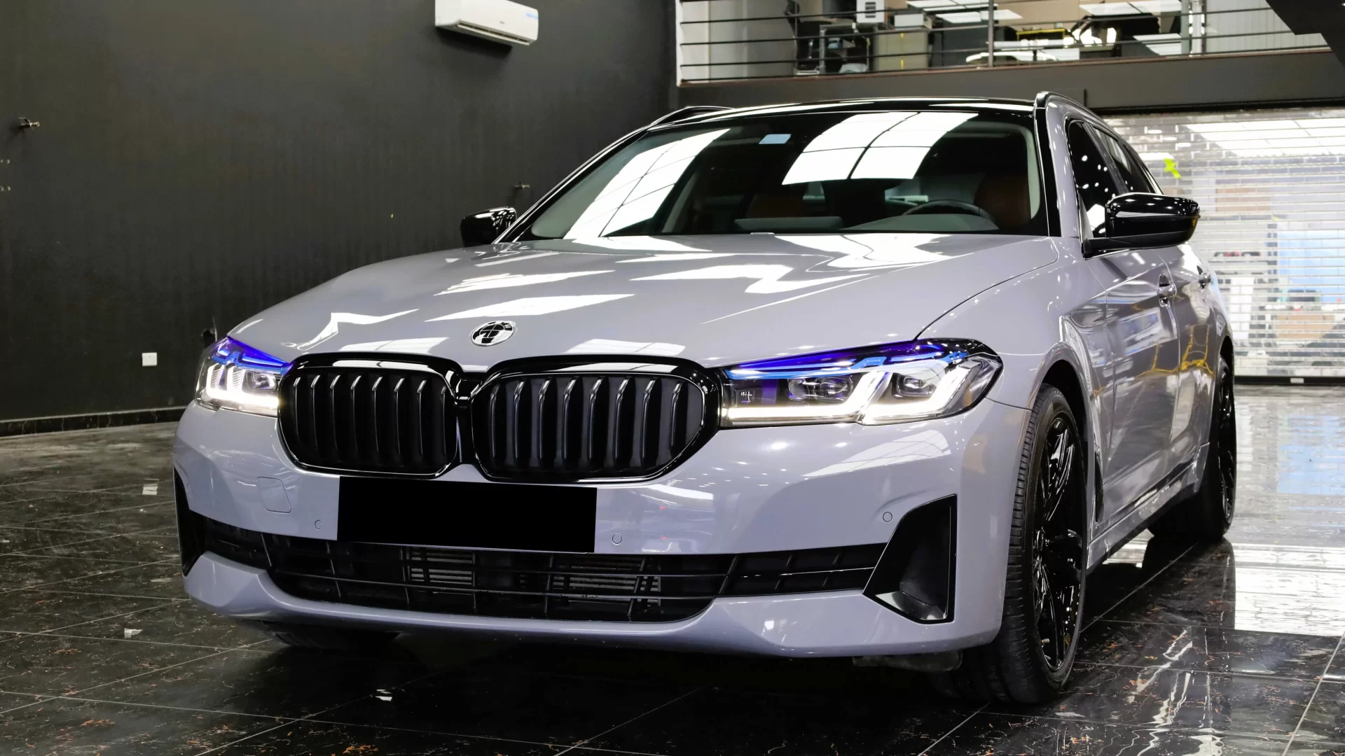 ورشة تعديل السيارات 21