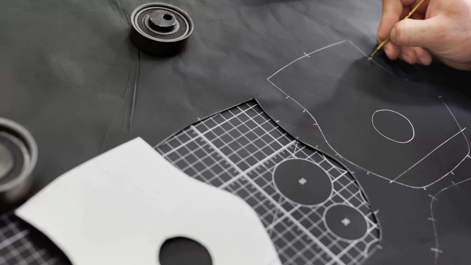 إصلاح عجلة القيادة الجلدية للسيارة 5