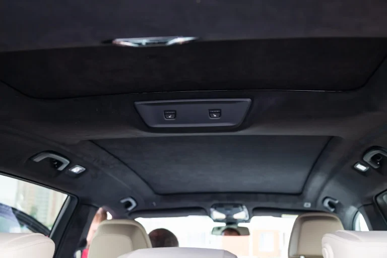 обивка крыши автомобиля