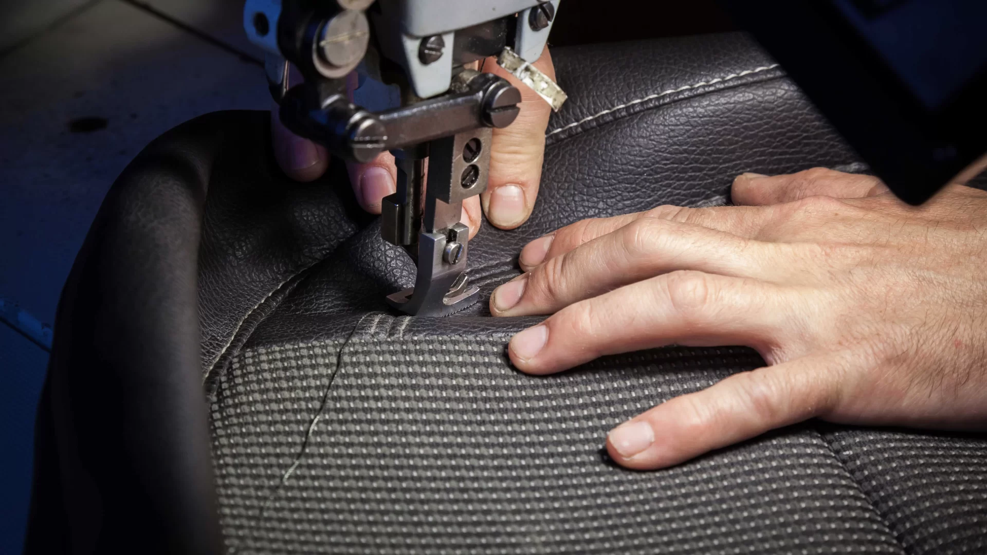 إصلاح مقاعد السيارة 6