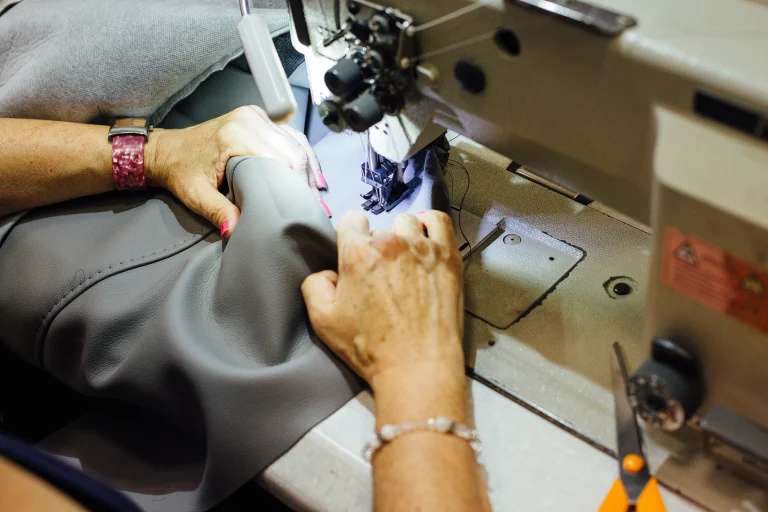 обивка сидений автомобиля 2