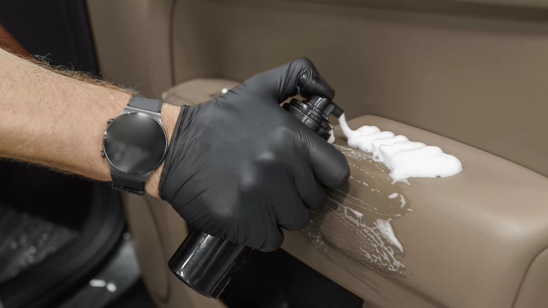 تصليح جلد باب السيارة 6