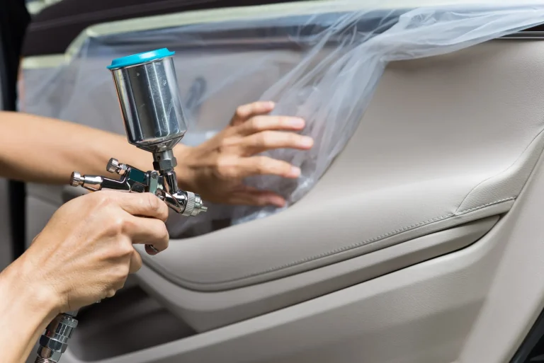 Ремонт автомобильных дверей из кожи 4