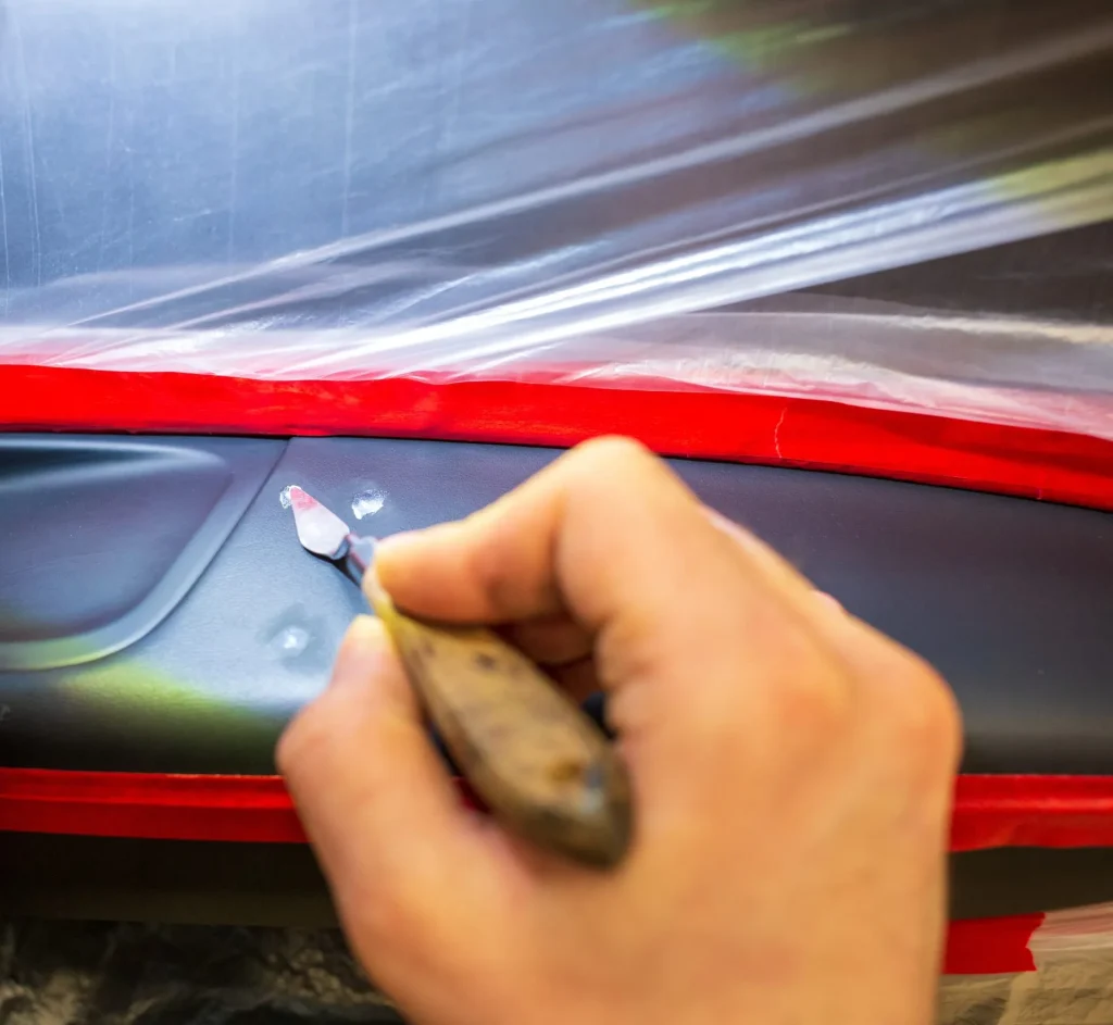 إصلاح المفروشات الجلدية للسيارات 5