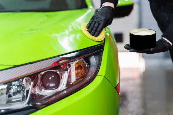 ما هو الفرق بين شمع السيارة وملمع السيارة؟