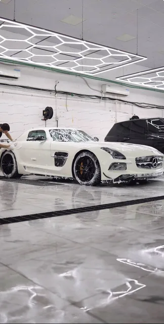 Mercedes SLS AMG – Manual car wash