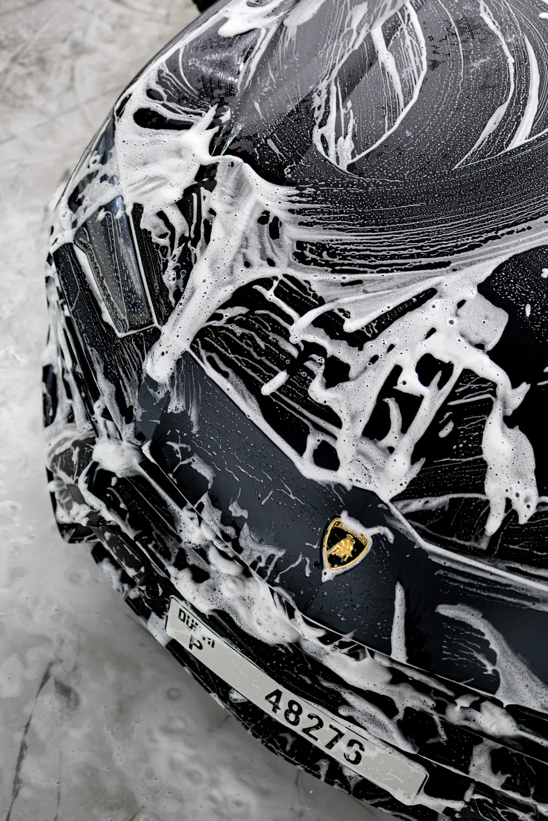 Lamborghini Urus – Manual car wash