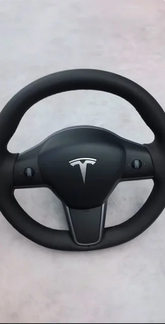 Tesla Model Y – إصلاح عجلة القيادة
