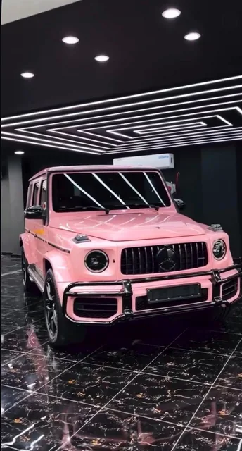 Mercedes G-Class – Car wrapping, Pink