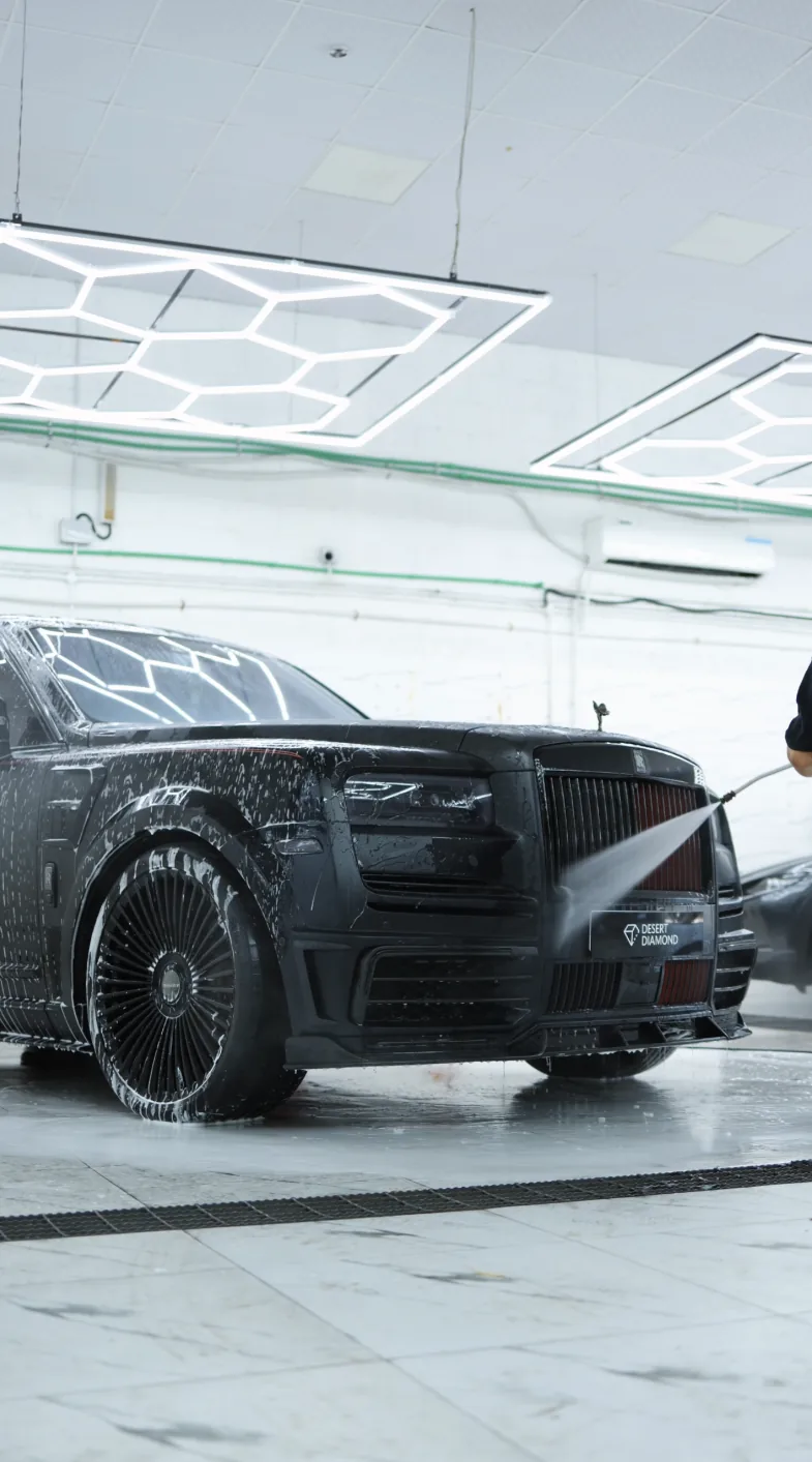 Rolls Royce Cullinan – Manual car wash, Interior deep cleaning