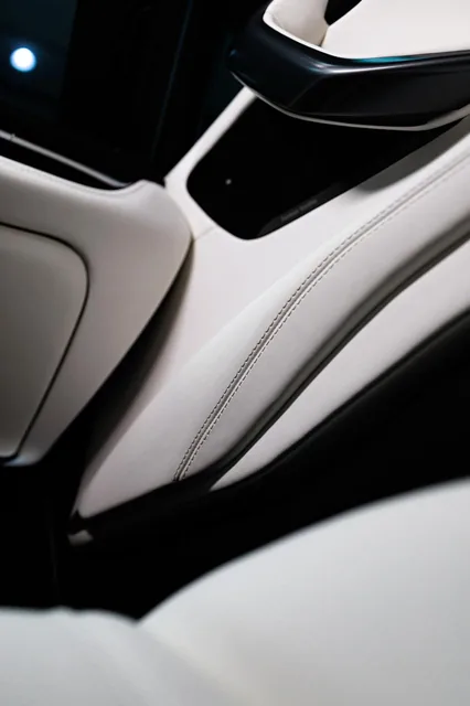 BMW iX – Seat repair, Leather repair, Interior upholstery – 10