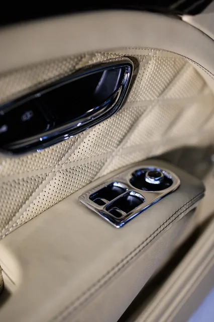 Bentley Mulsanne – Car polishing, Ceramic coating, Interior deep cleaning, Manual car wash – 11