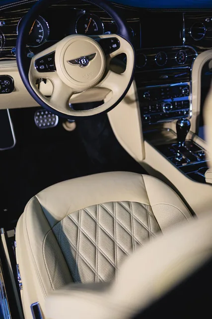 Bentley Mulsanne – Car polishing, Ceramic coating, Interior deep cleaning, Manual car wash – 12