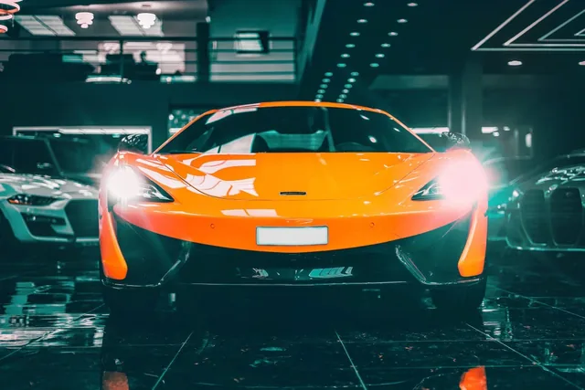 McLaren 570S – غسيل يدوي – 1